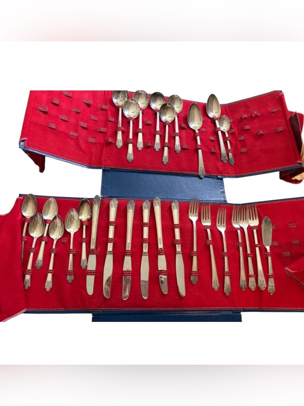 Rogers Deluxe Plate Original Rogers Precious 28-Piece Flatware Service for 658